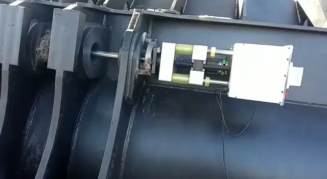 Barrenado de alojamientos CAT992