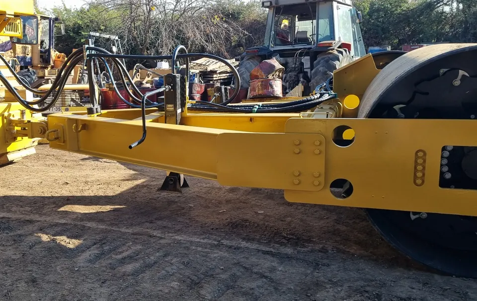 Fabricación de tiro de compactador CAT D8